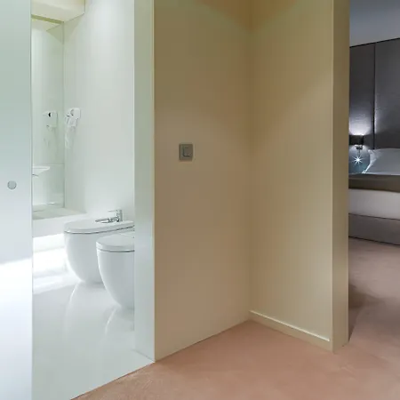 Hotel 4615