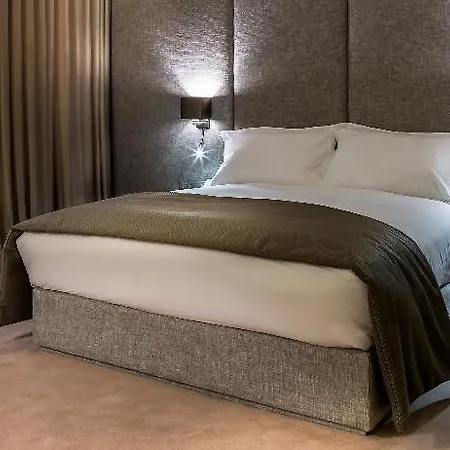 4615 Hotel 4*