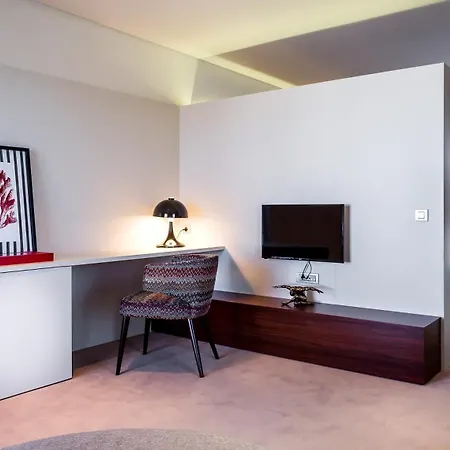 4615 Hotel 4*