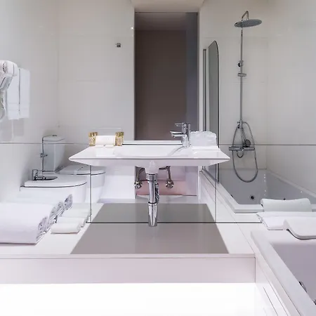 4615 Hotel 4*